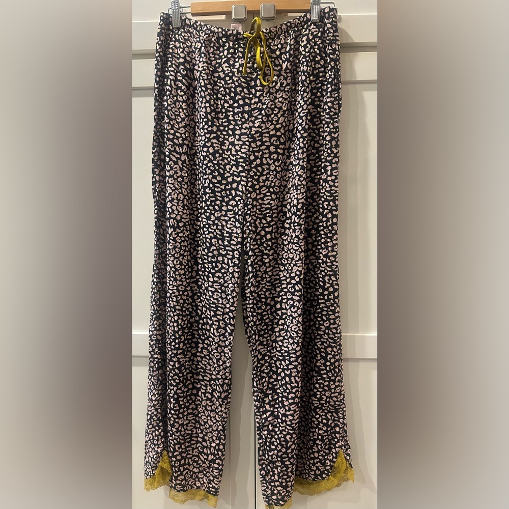 Victoria's Secret Lounge Pants Leopard Animal Print Gold Lace Hem